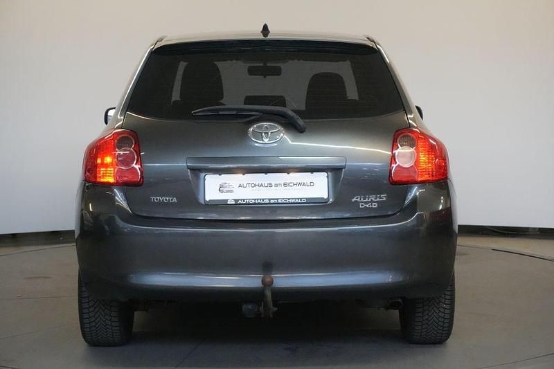 Gebraucht Toyota Auris Basis 126 PS (92 kW) 2009 Grau Kleinwagen