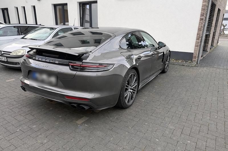 Gebraucht Porsche Panamera 462 PS (339 kW) 2017 Grau Limousine