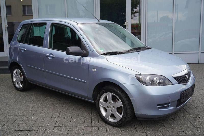 Blau Gebraucht 2006 Mazda 2 Active Limousine | 599 € (Fairer Preis) - Bild 1/4