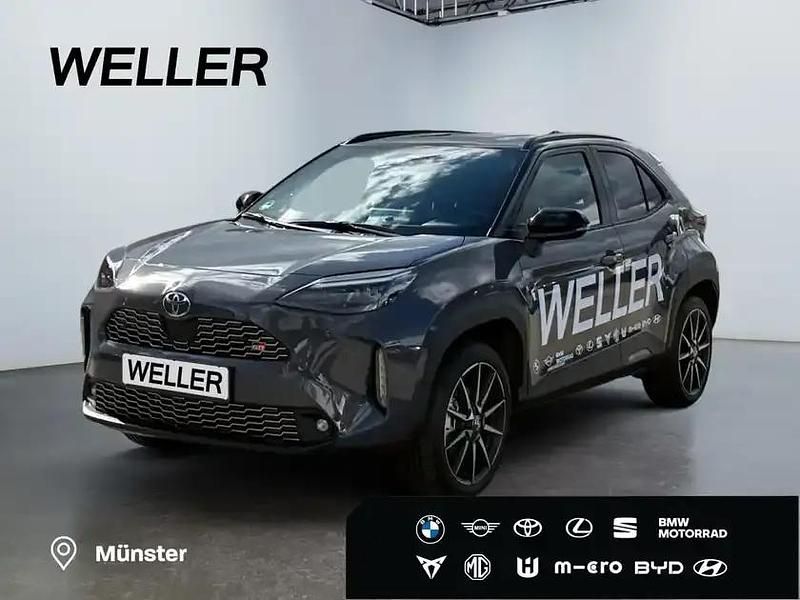 Ash (1m2)/ black (202) (grau) Gebraucht 2025 Toyota Yaris Cross Sport SUV | 34.980 € (Teuer) - Bild 1/3