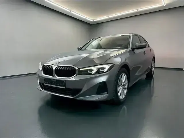 Gebraucht BMW 320 Shadowline 190 PS (139 kW) 2023 Grau Limousine
