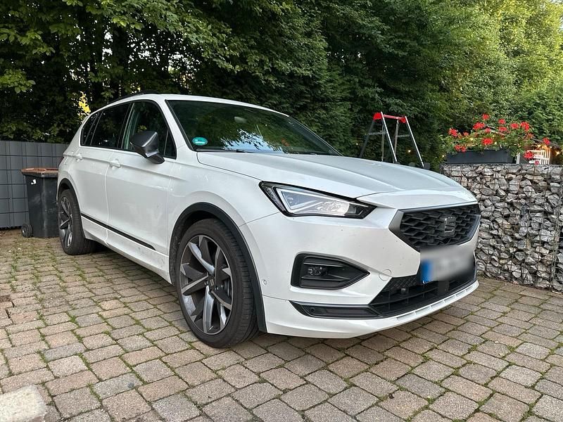 Weiß Gebraucht 2023 Seat Tarraco FR SUV | 34.750 € (Guter Preis) - Bild 1/4