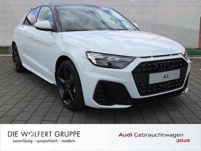Gletscherweiß metallic Gebraucht 2025 Audi A1 Sportback S-Line Kleinwagen | 30.919 € (Teuer) - Bild 1/4