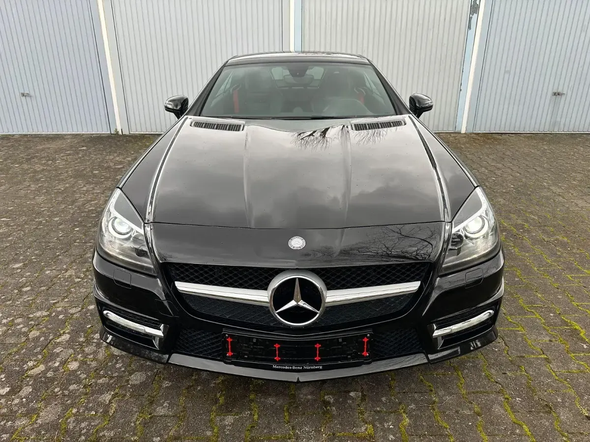 Second-hand Mercedes SLK200 AMG 184 CP (135 kW) 2011 Negru Cabrio