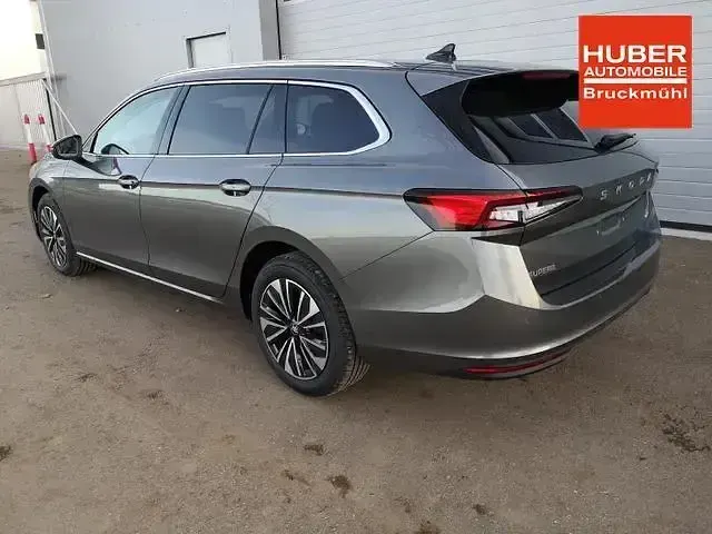 Neu Skoda Superb Selection 193 PS (141 kW) 2025 Andere Kombi