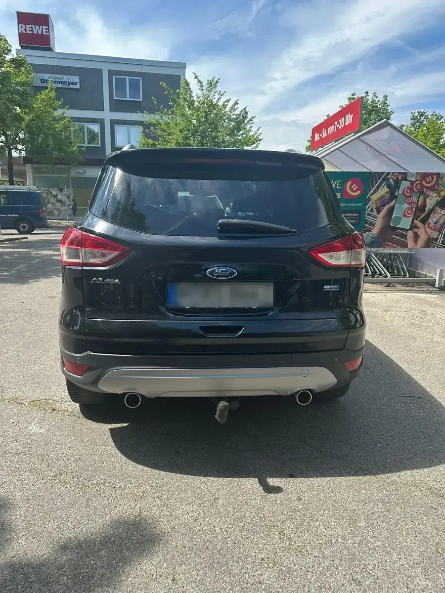 Gebraucht Ford Kuga 180 PS (132 kW) 2015 Schwarz SUV