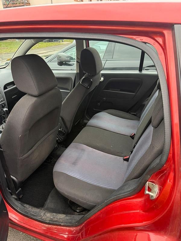 Gebraucht Ford Fusion 70 PS (51 kW) 2002 Rot Kleinwagen