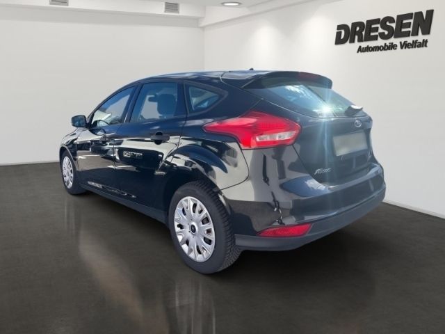 Gebraucht Ford Focus Ambiente 101 PS (74 kW) 2017 Schwarz Limousine