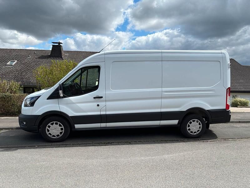 Second-hand Ford Transit 130 CP (95 kW) 2023 Alb Monovolum