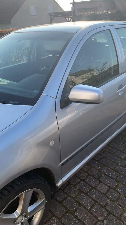 Gebraucht Skoda Fabia Ambiente 101 PS (74 kW) 2007 Silber Limousine