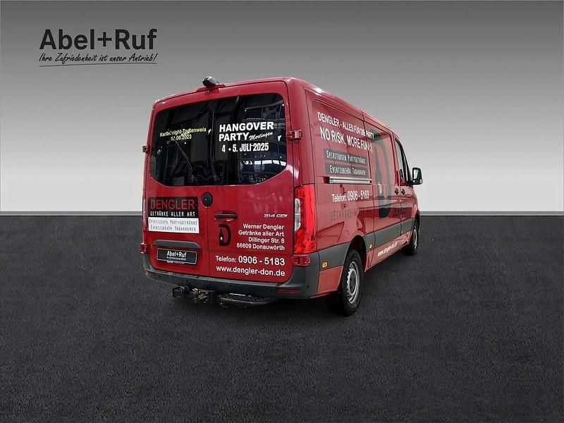 Gebraucht Mercedes Sprinter 143 PS (105 kW) 2021 Rot Van
