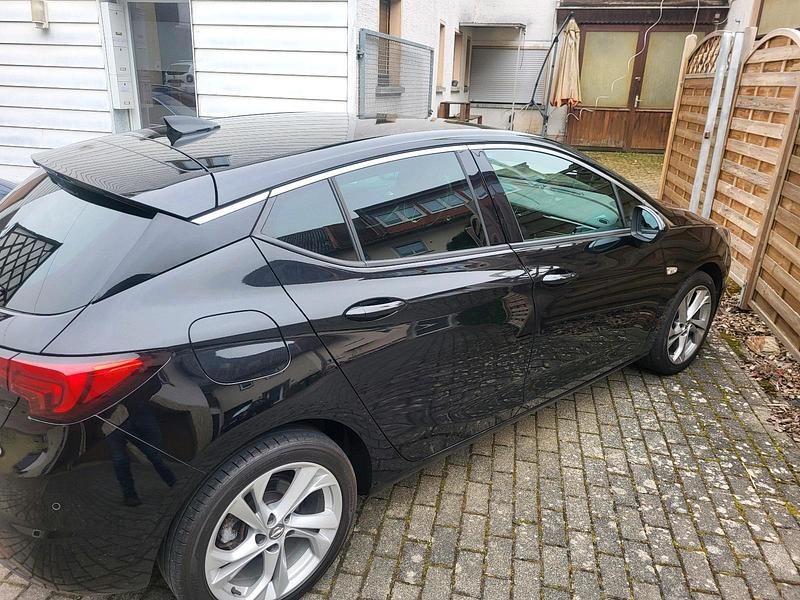 Gebraucht Opel Astra 150 PS (110 kW) 2017 Schwarz Kleinwagen
