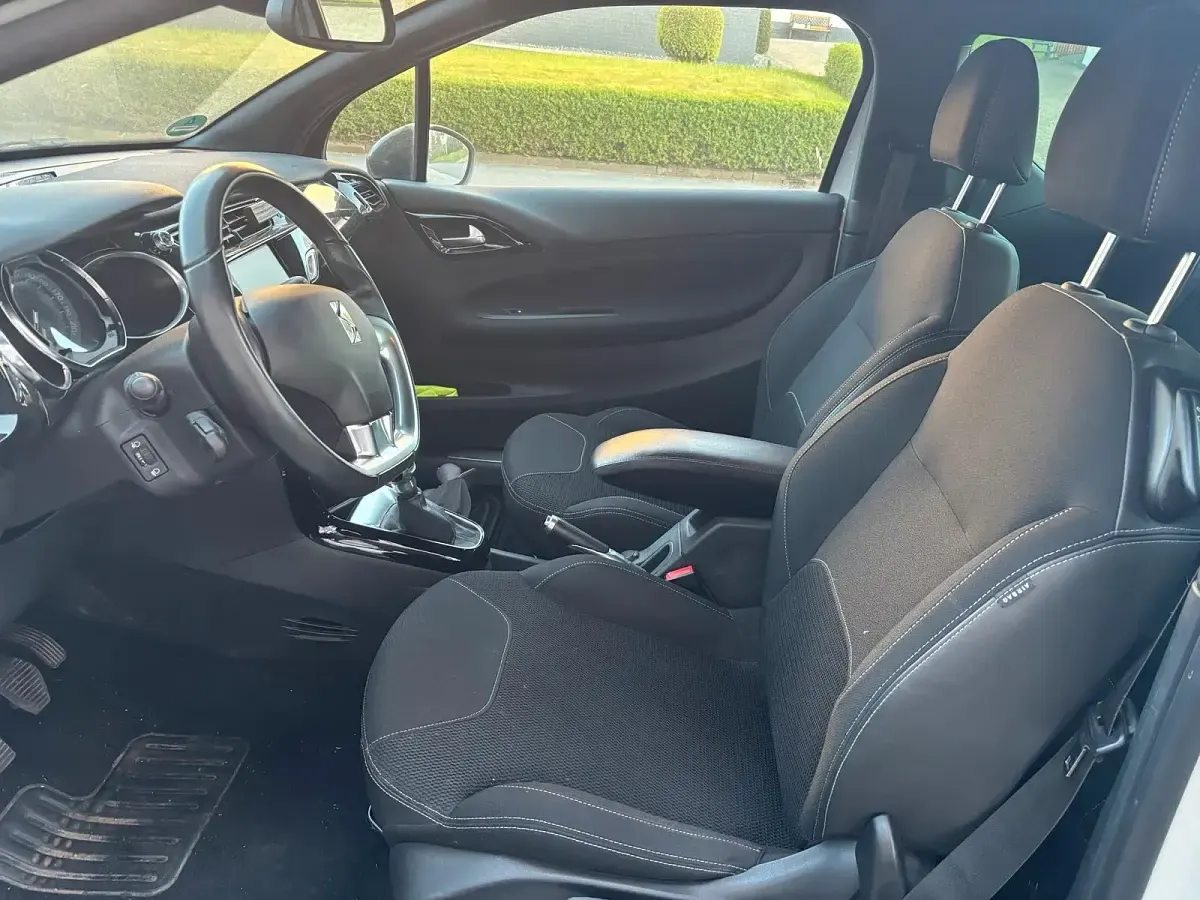 Gebraucht Citroën DS3 100 PS (73 kW) 2015 Weiß Kleinwagen