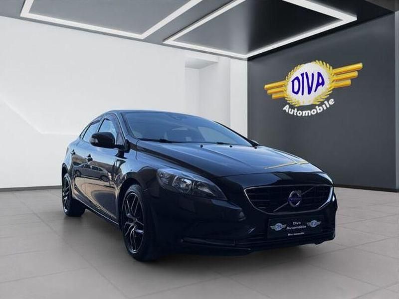 Gebraucht Volvo V40 You! 122 PS (89 kW) 2016 Schwarz Kombi