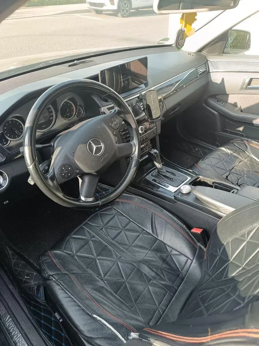 Usado Mercedes E220 Avantgarde 170 CV (125 kW) 2011 Gris Berlina