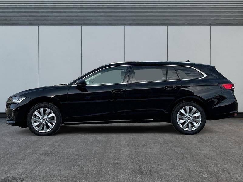 Neu Skoda Superb Selection 150 PS (110 kW) 2026 Onyxschwarz metallic Kombi