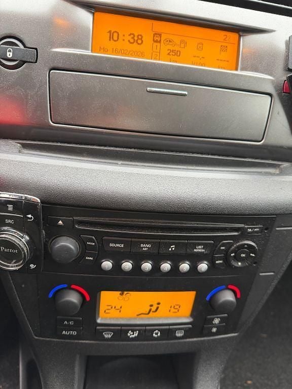 Gebraucht Citroën C4 Tonic 88 PS (64 kW) 2010 Grau Limousine