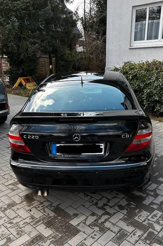 Gebraucht Mercedes C220 150 PS (110 kW) 2007 Schwarz Coupé