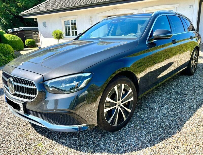 Grau Gebraucht 2022 Mercedes E300 Avantgarde Kombi | 32.760 € (Guter Preis) - Bild 1/4