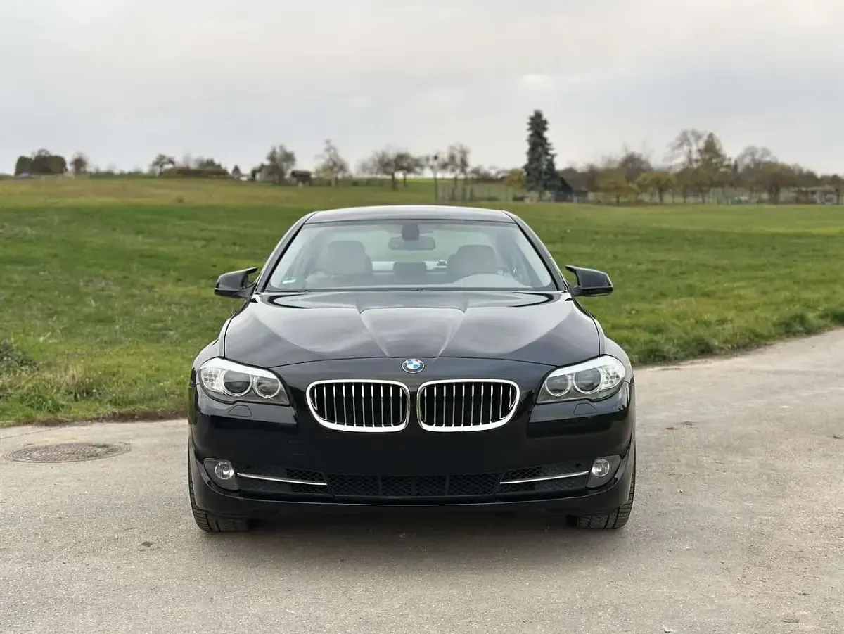 Gebraucht BMW 523 204 PS (150 kW) 2011 Schwarz Limousine