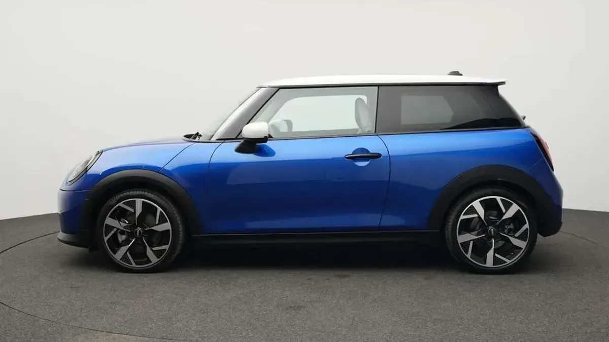 Używany Mini Cooper S Classic 204 KM (150 kW) 2025 Niebieski Hatchback