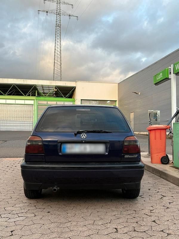 Gebraucht VW Golf III 60 PS (44 kW) 1997 Blau Kleinwagen