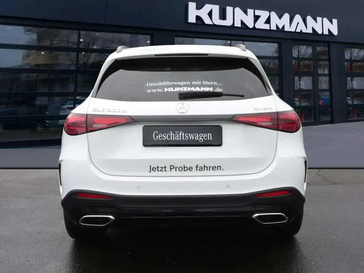 Gebraucht Mercedes GLC300 AMG 269 PS (197 kW) 2026 Weiss manufaktur lack manufaktur opalithweiss bright SUV