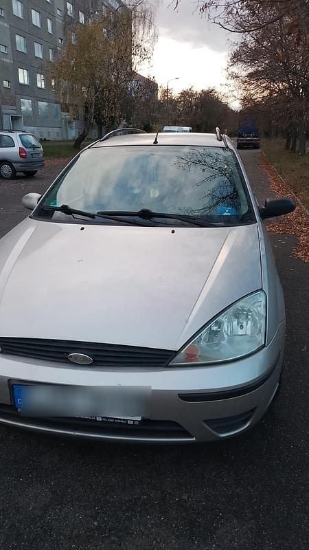 Silber Gebraucht 2002 Ford Focus Kombi | 600 € (Guter Preis) - Bild 1/4