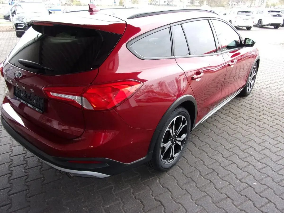 Gebraucht Ford Focus Active 125 PS (91 kW) 2019 Rot Kombi