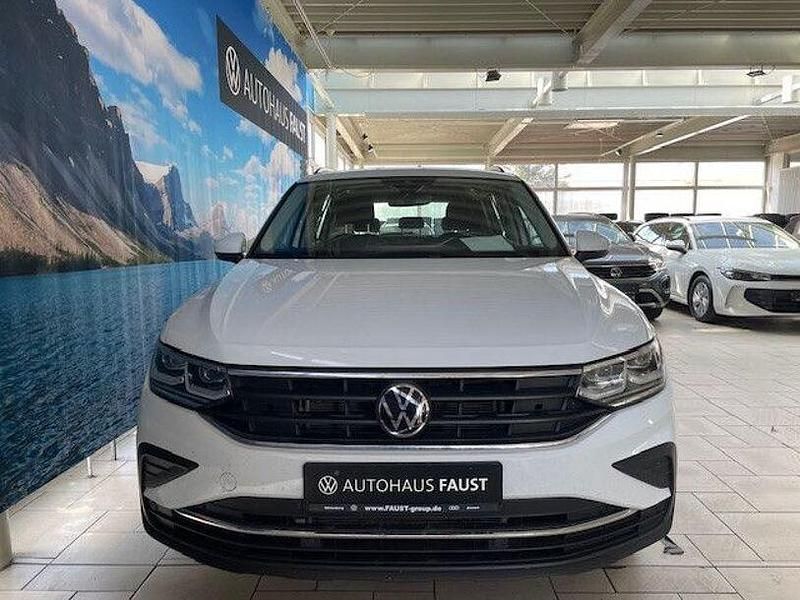Gebraucht VW Tiguan Life 150 PS (110 kW) 2023 Weiß SUV