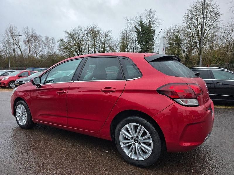 Gebraucht Citroën C4 SELECTION 110 PS (80 kW) 2015 Rot Limousine