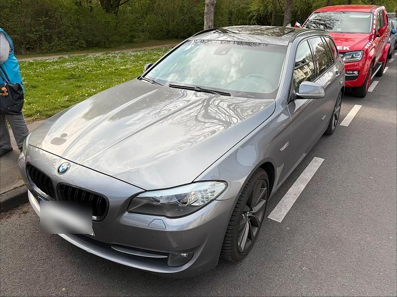 Gebraucht BMW 528 258 PS (189 kW) 2010 Grau Kombi
