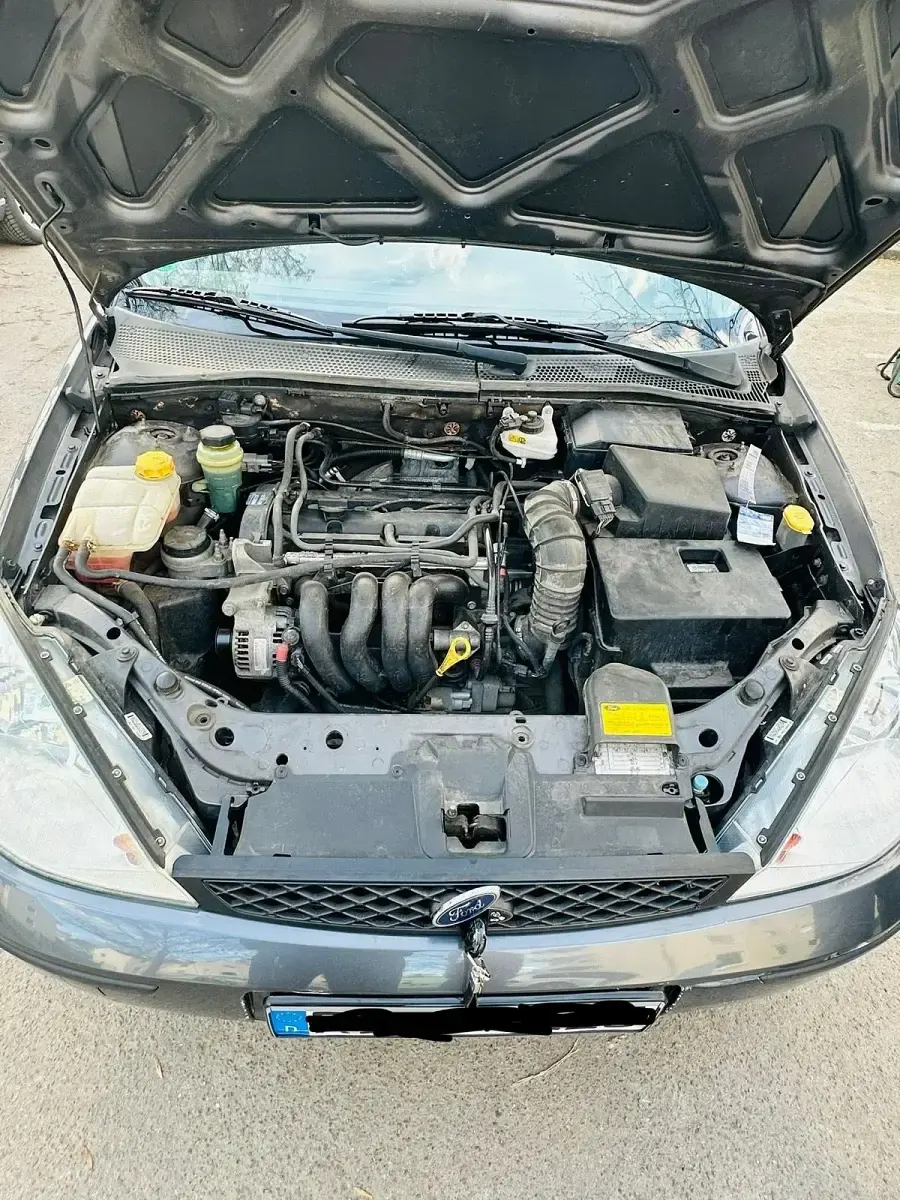 Gebraucht Ford Focus 104 PS (76 kW) 2004 Grau Limousine