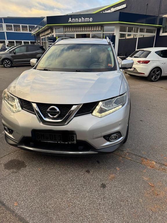 Silber Gebraucht 2016 Nissan X-Trail Tekna SUV | 13.000 € (Guter Preis) - Bild 1/4