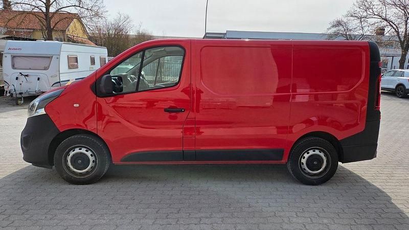 Gebraucht Opel Vivaro 125 PS (91 kW) 2018 Rot Van / Kleinbus