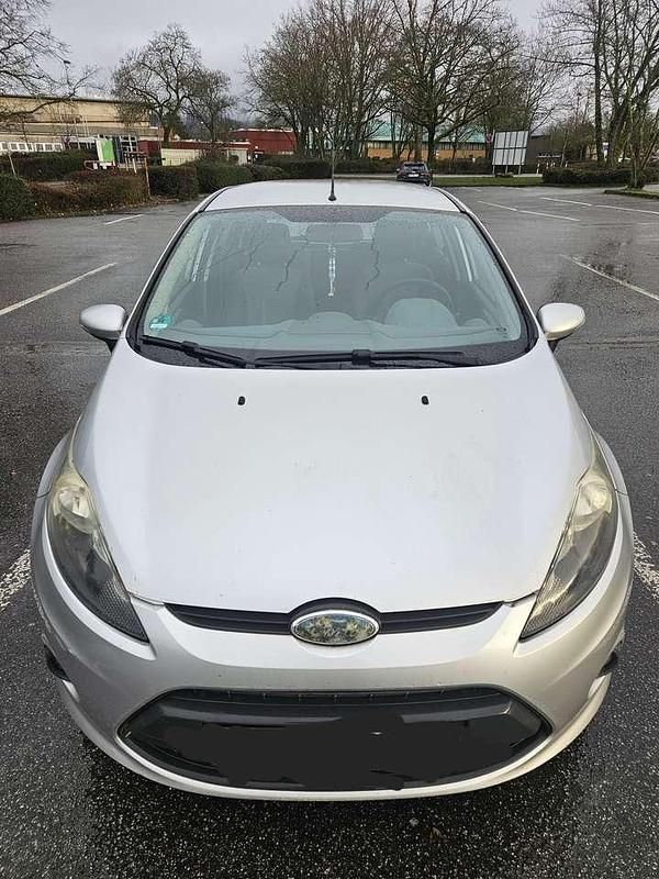 Gebraucht Ford Fiesta Ghia 82 PS (60 kW) 2008 Silber Kleinwagen