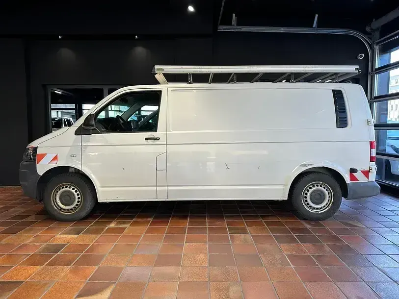Używany VW T5 140 KM (102 kW) 2013 Biały Van
