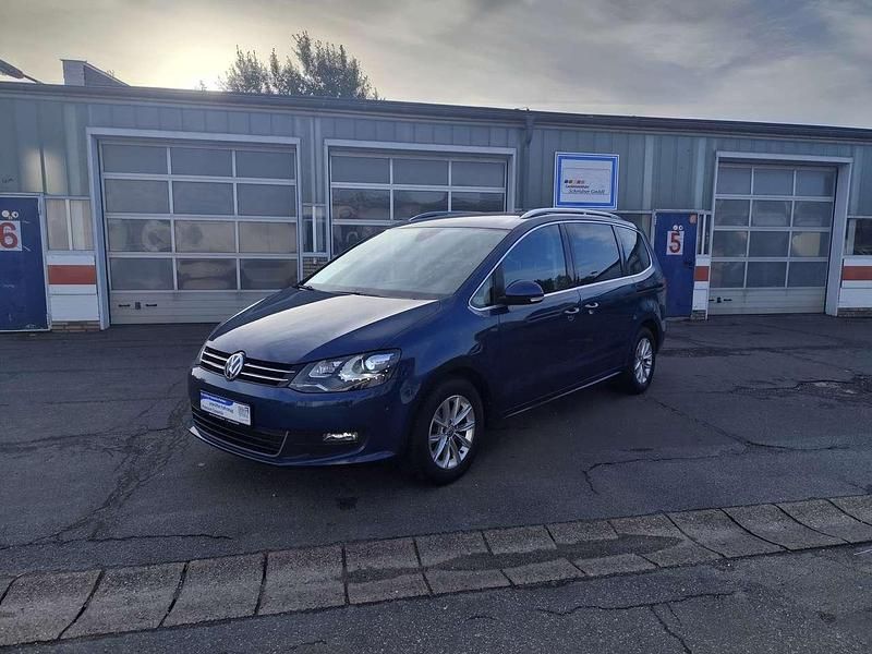 Blau Gebraucht 2015 VW Sharan Ocean Van / Kleinbus | 16.900 € (Etwas zu teuer) - Bild 1/4