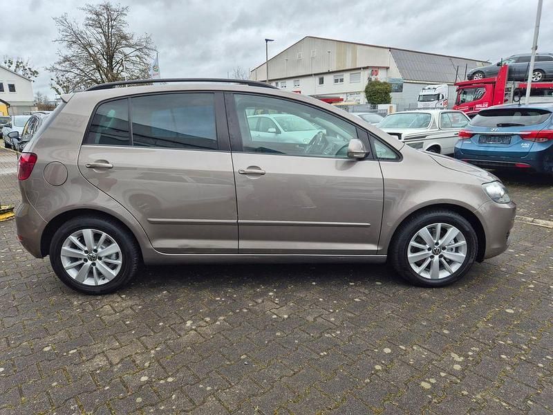 Gebraucht VW Golf Plus Cross 105 PS (77 kW) 2013 Braun Van / Kleinbus