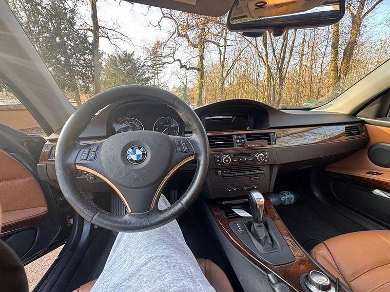 Gebraucht BMW 330 231 PS (169 kW) 2007 Grau Coupé