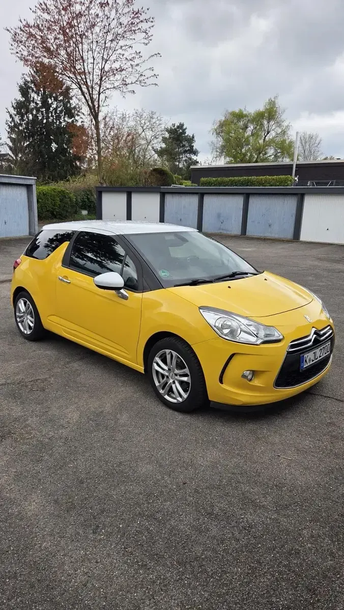Gebraucht Citroën DS3 95 PS (69 kW) 2011 Gelb Kleinwagen