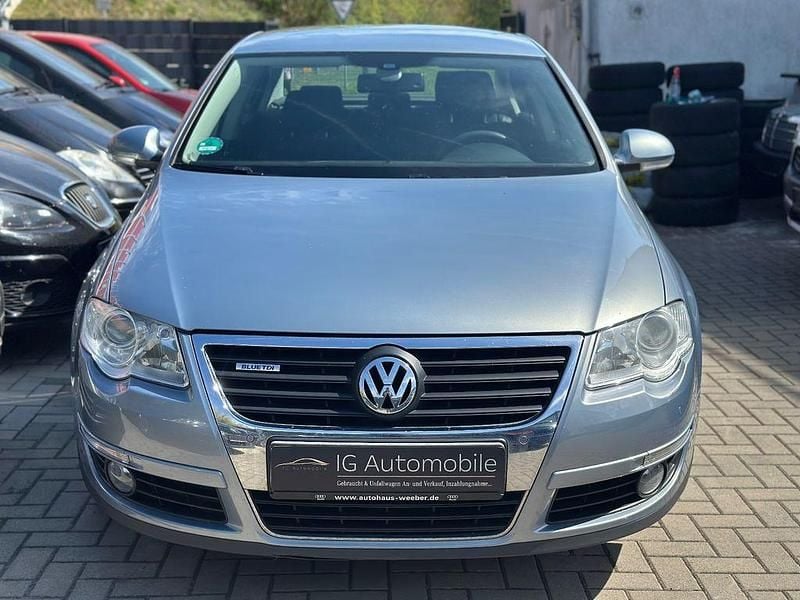 Gebraucht VW Passat Comfortline 143 PS (105 kW) 2009 Grau Limousine