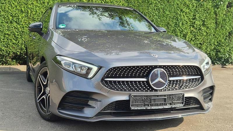 Grau Gebraucht 2022 Mercedes A180 AMG Limousine | 27.900 € (Guter Preis) - Bild 1/4