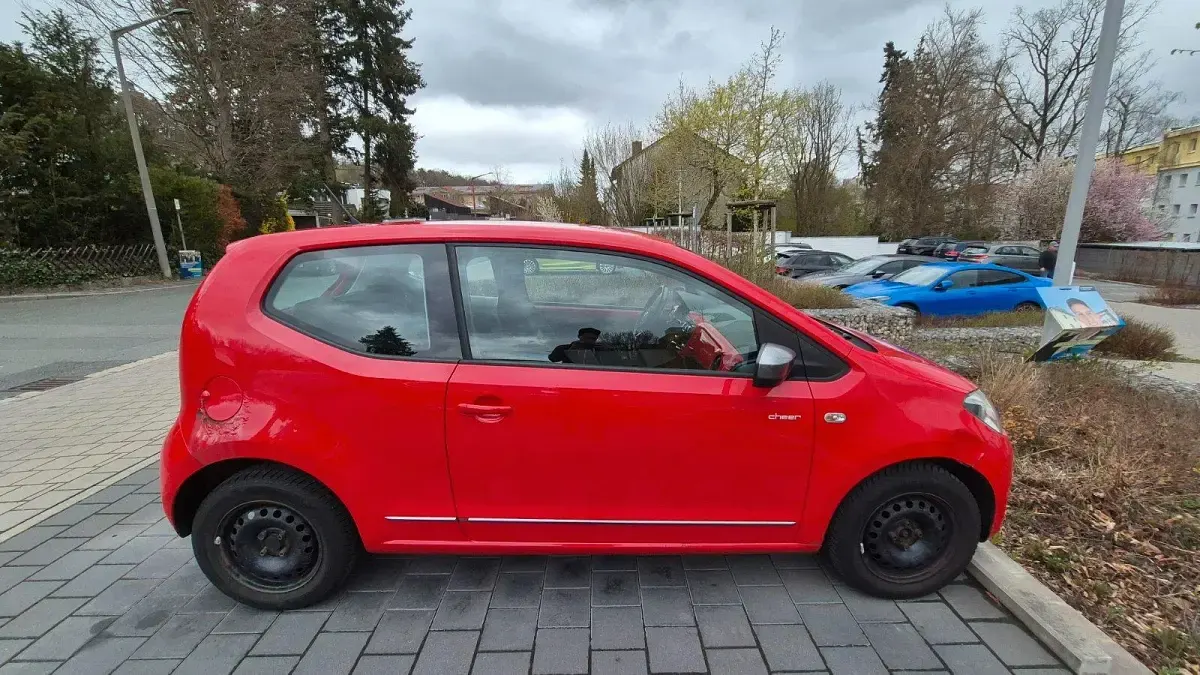 Usado VW up! 60 HP (44 kW) 2013 Vermelho Citadino