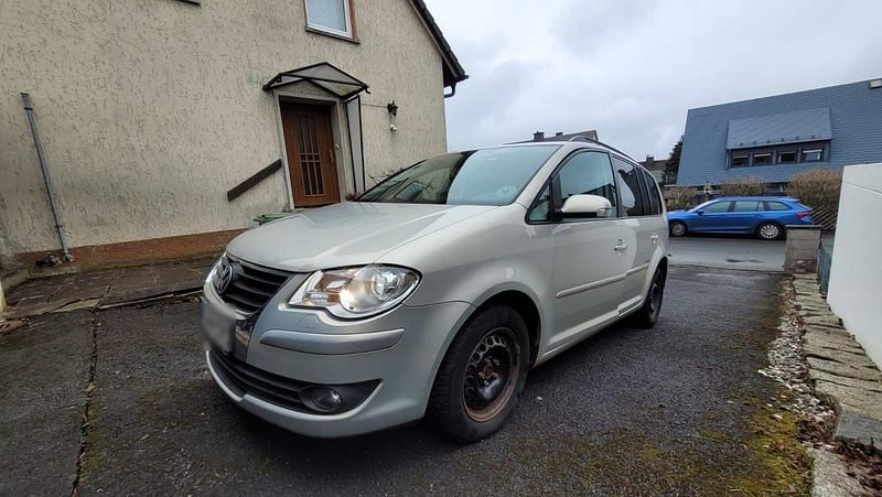 Gebraucht VW Touran 105 PS (77 kW) 2009 Silber Van / Kleinbus