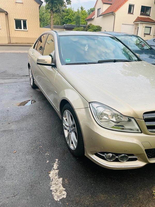 Gebraucht Mercedes C220 170 PS (125 kW) 2012 Gold Limousine