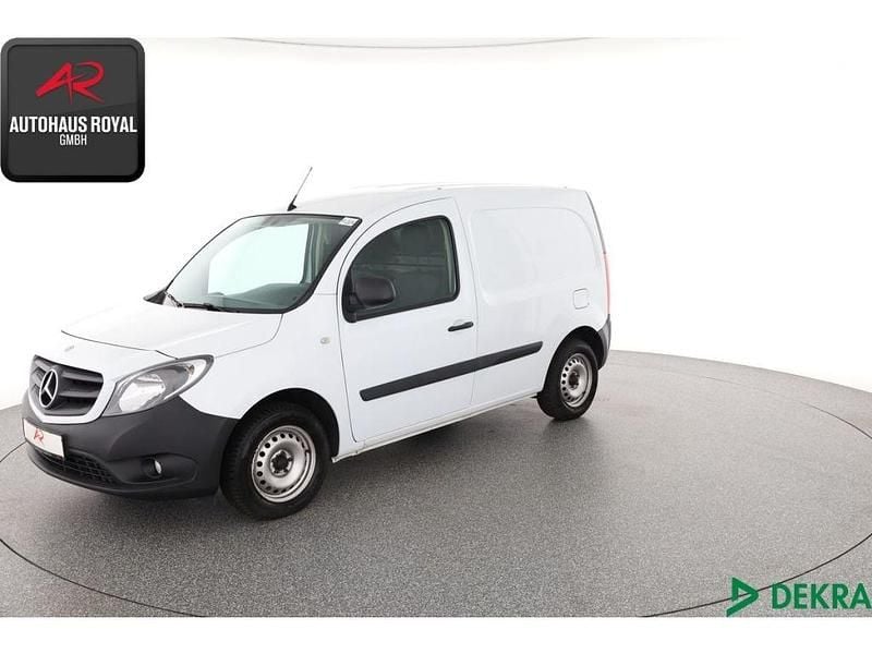 Weiss Gebraucht 2020 Mercedes Citan 108 Van | 10.880 € (Fairer Preis) - Bild 1/4
