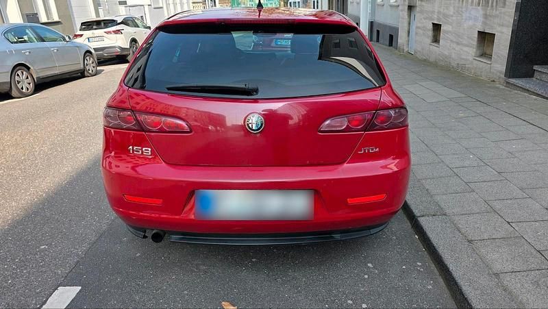 Gebraucht Alfa Romeo 159 170 PS (125 kW) 2012 Rot Kombi