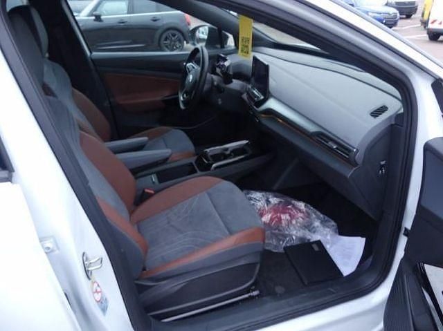 Gebraucht VW ID.4 150 kW (204 PS) 2020 Gletscherweiß metallic schwarz (metallic) SUV