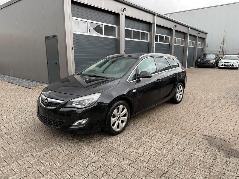 Gebraucht Opel Astra 160 PS (117 kW) 2011 Schwarz Kombi